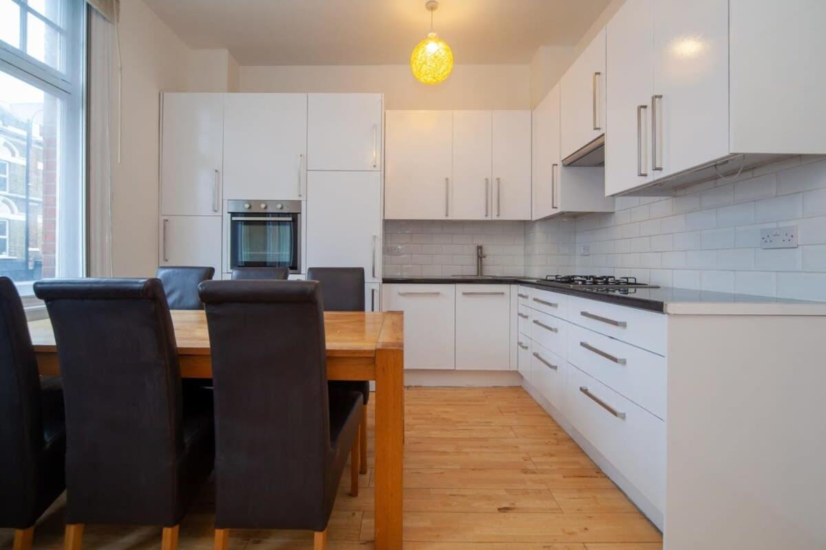 Lovely 2 Bedroom Apartment In Tooting ロンドン エクステリア 写真
