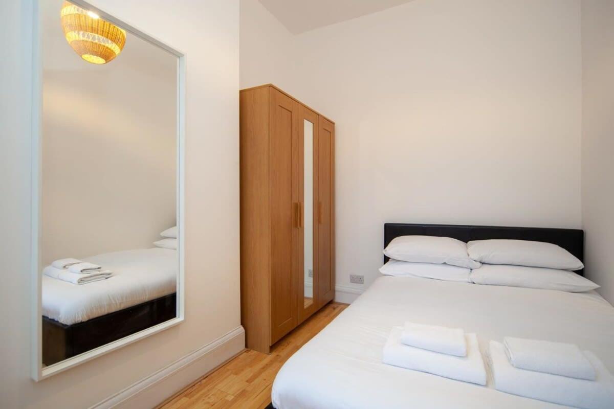 Lovely 2 Bedroom Apartment In Tooting ロンドン エクステリア 写真