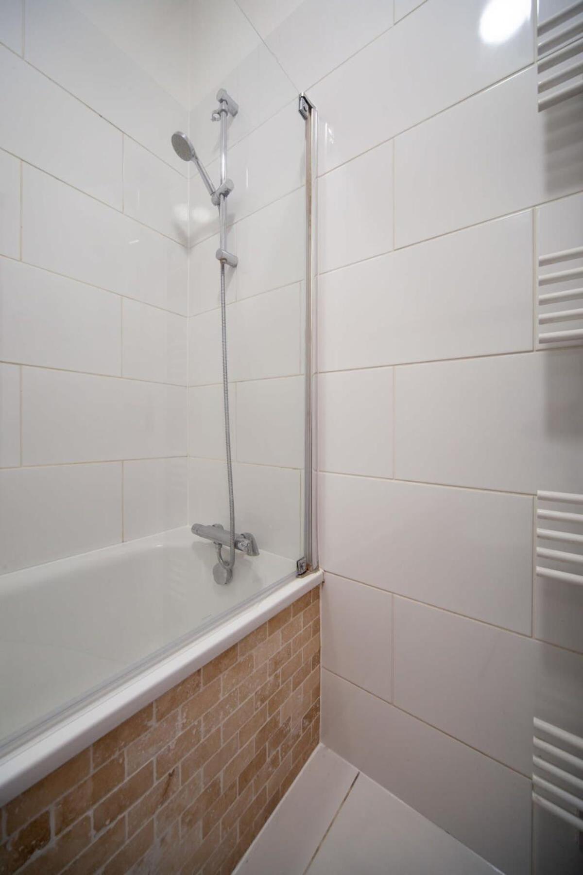 Lovely 2 Bedroom Apartment In Tooting ロンドン エクステリア 写真